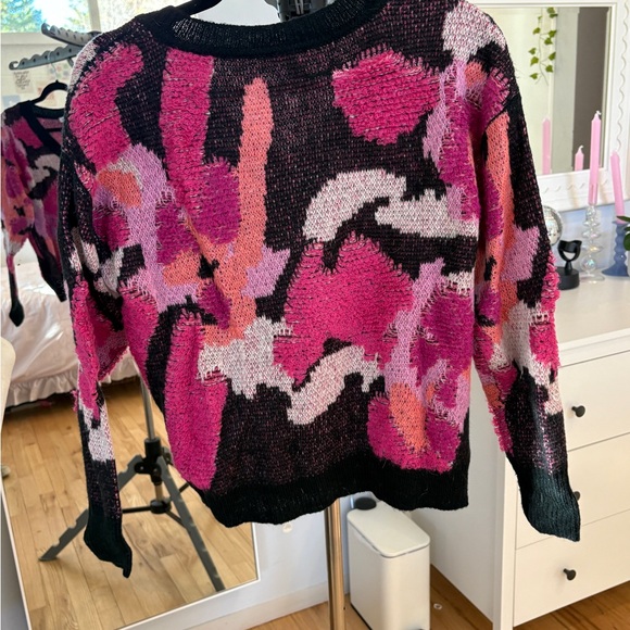 Fuchsia V-Neck Sweater - Picture 4 of 5